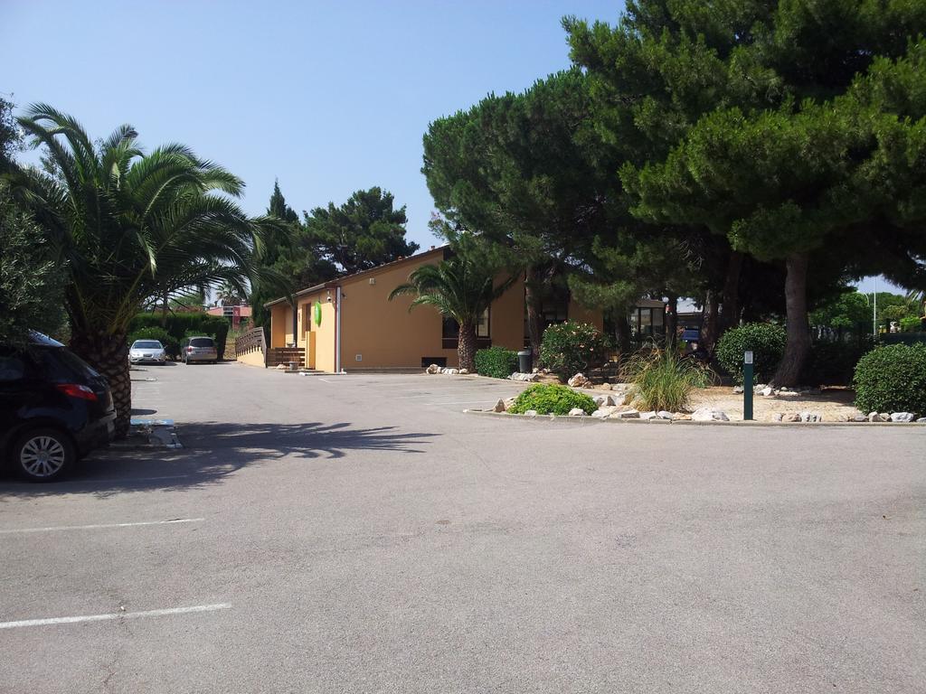 Campanile Perpignan Sud Hotel Bagian luar foto