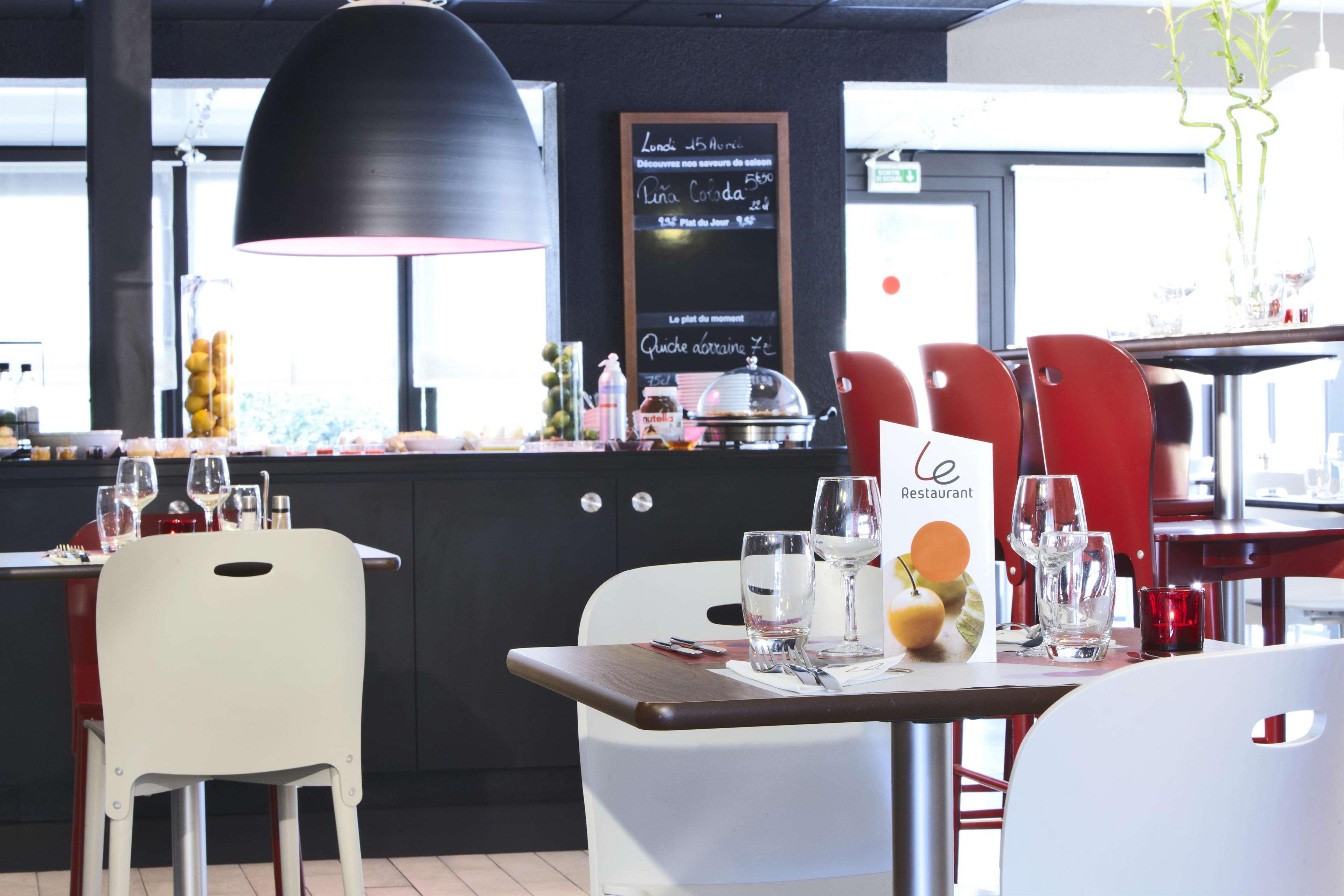 Campanile Perpignan Sud Hotel Bagian luar foto