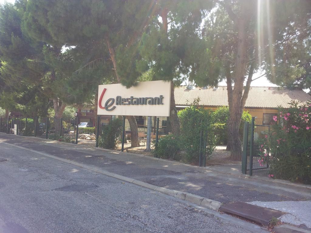 Campanile Perpignan Sud Hotel Bagian luar foto